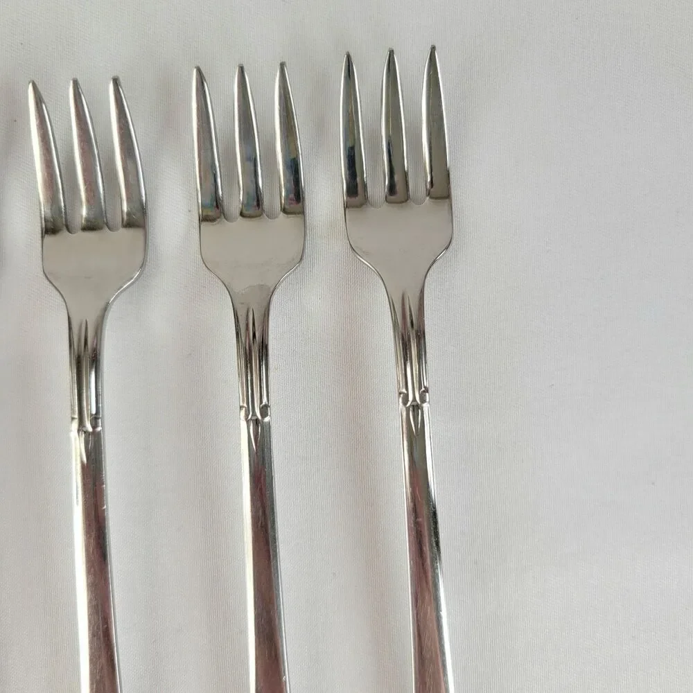 Oneida Satin Accent Stainless Flatware Set 4 Cocktail Seafood Forks Oneidacraft